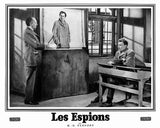 LES ESPIONS