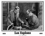 LES ESPIONS