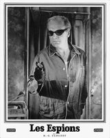 LES ESPIONS