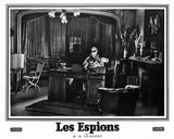 LES ESPIONS
