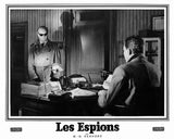 LES ESPIONS